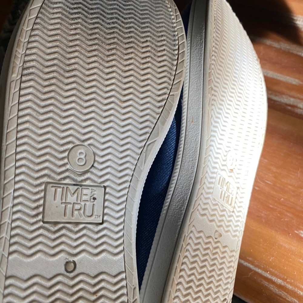 Shoes - Picture 2 of 2